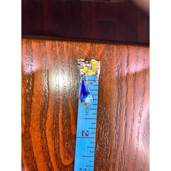 Vintage Briolette  Aurora Borealis Crystal Teardrop Clip-On Earrings! - Picture 11 of 11